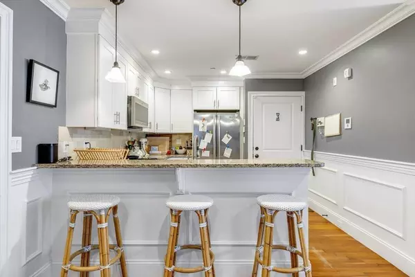 49 L St #3, Boston, MA 02127