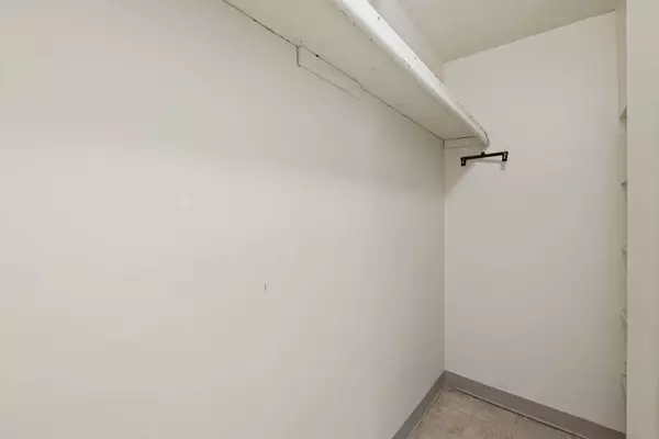 1025 Hancock St #1F, Quincy, MA 02169