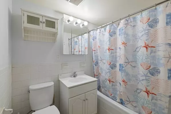 1025 Hancock St #1F, Quincy, MA 02169