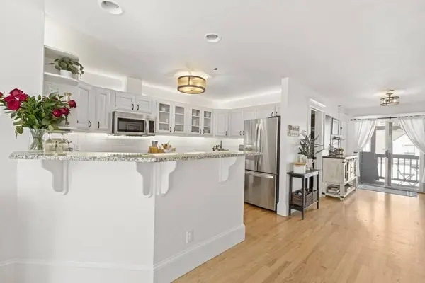 494-496 E 4th St #2, Boston, MA 02127