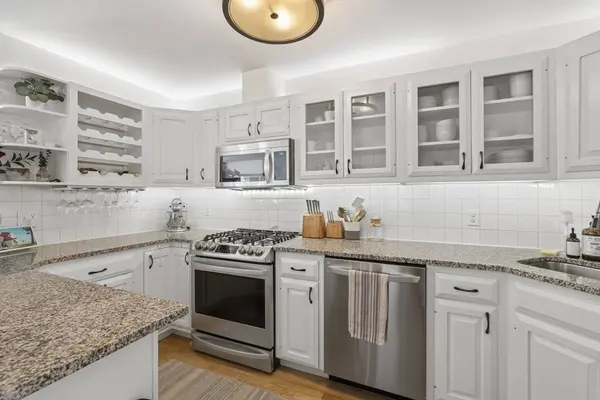 494-496 E 4th St #2, Boston, MA 02127