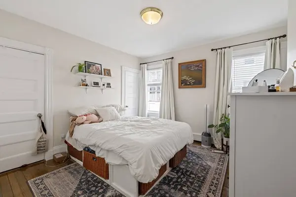 451 E 7th St, Boston, MA 02127