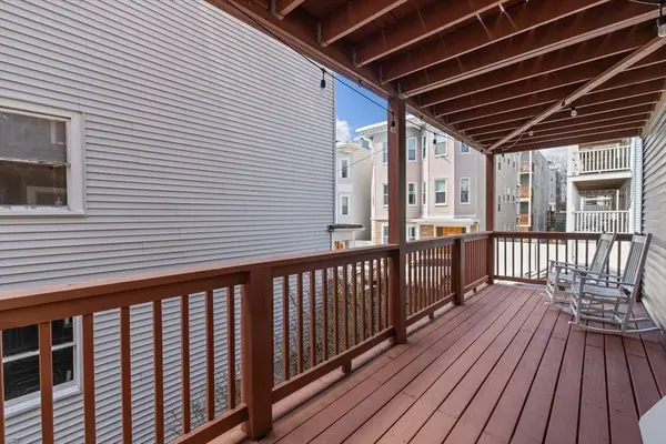 451 E 7th St, Boston, MA 02127