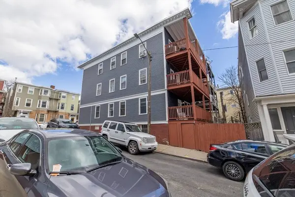 451 E 7th St, Boston, MA 02127