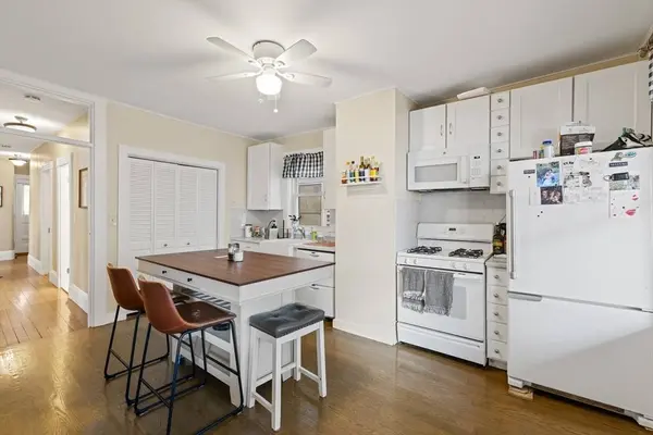 451 E 7th St, Boston, MA 02127