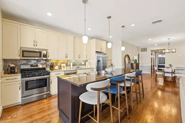 774 E 3rd St #1, Boston, MA 02127
