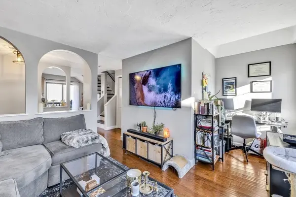 3 Kemble Pl #2, Boston, MA 02127