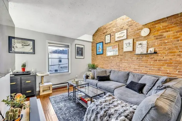 3 Kemble Pl #2, Boston, MA 02127