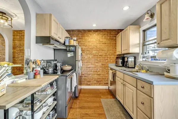 3 Kemble Pl #2, Boston, MA 02127