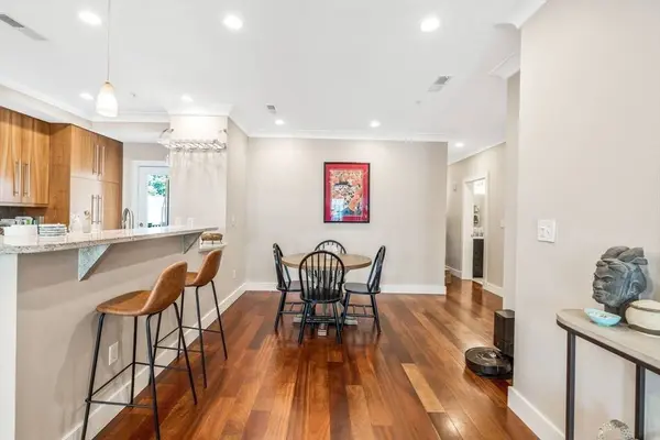 109 D St #4, Boston, MA 02127