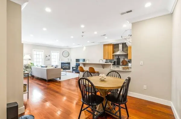 109 D St #4, Boston, MA 02127