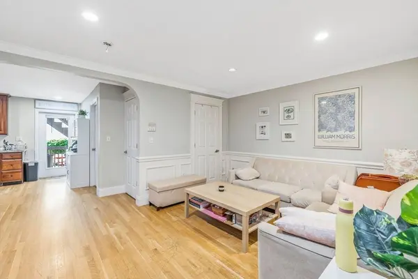 129 M St #1, Boston, MA 02127