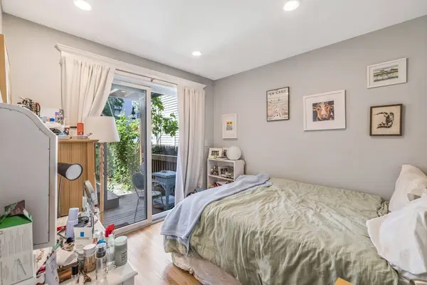 129 M St #1, Boston, MA 02127