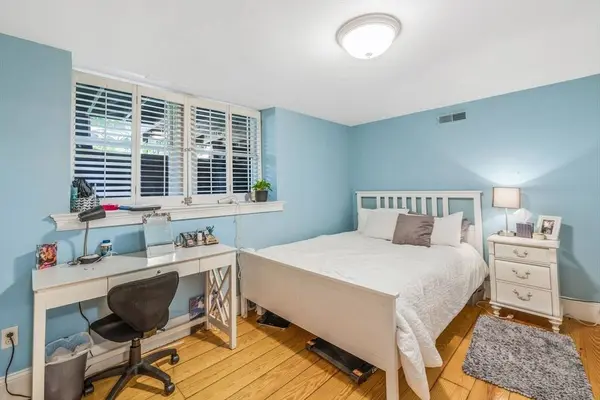 129 M St #1, Boston, MA 02127