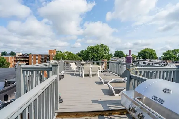 759 E 7th St #3, Boston, MA 02127