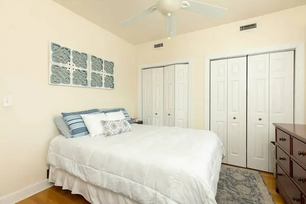 9 P St #1, Boston, MA 02127