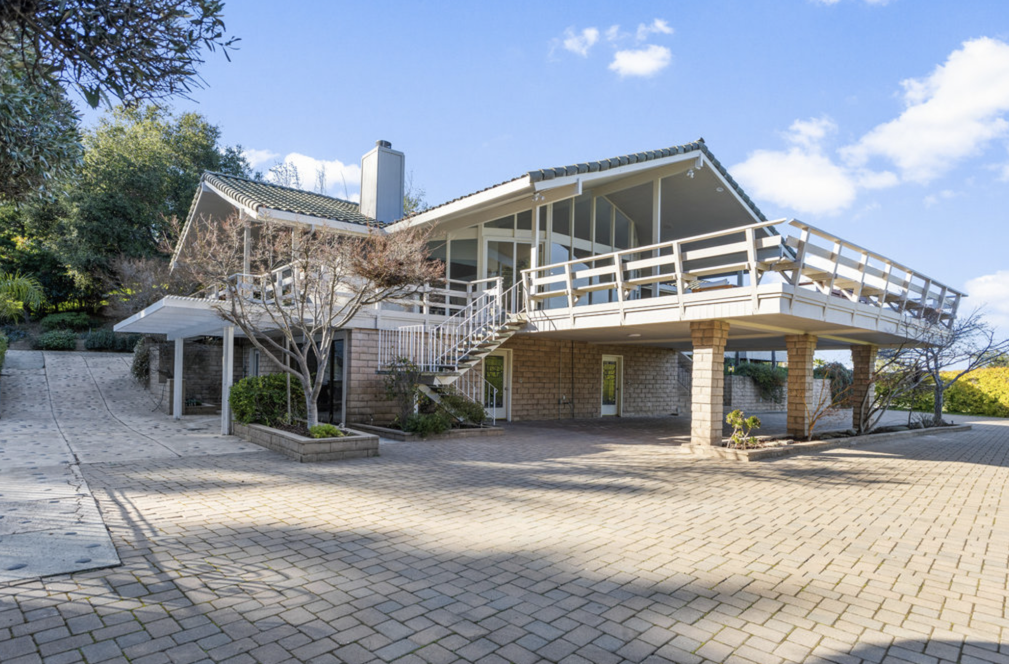 20932 Sarahills Dr, Saratoga, CA 95070-4838