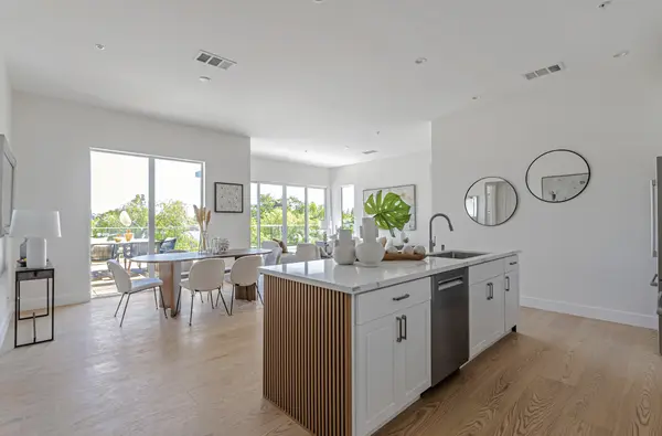 4115 El Camino Real, Palo Alto, CA 94306-4098