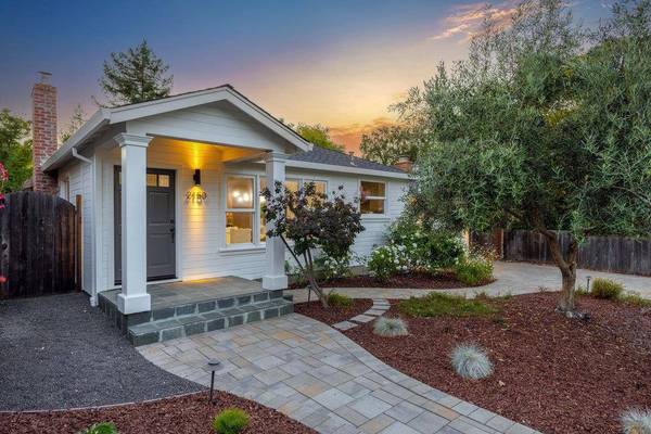 2150 Valparaiso Avenue, Menlo Park, CA 94025
