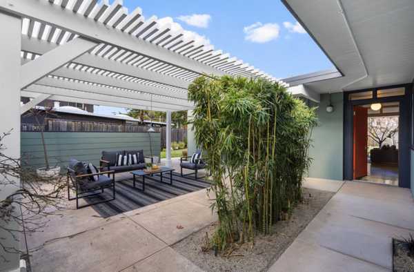 2416 Fairoak Ct, San Jose, CA 95125-4933