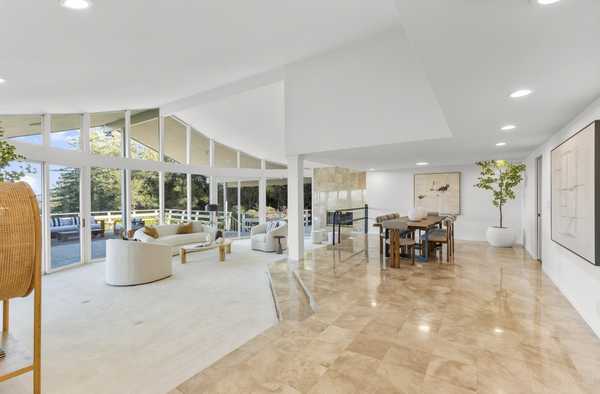 20932 Sarahills Dr, Saratoga, CA 95070-4838