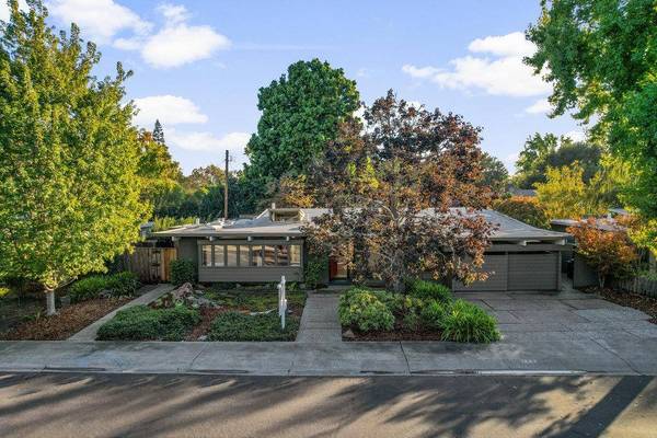 742 De Soto DR, Palo Alto, CA 94303