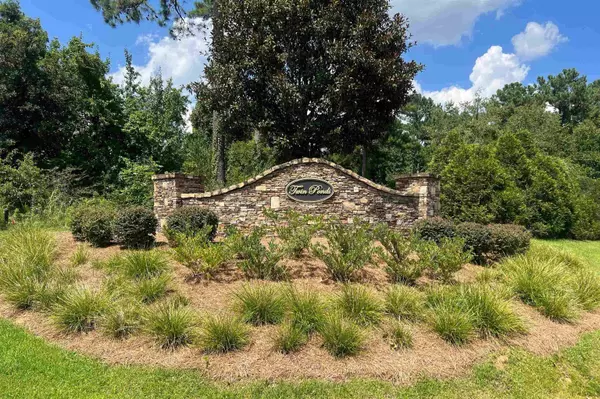 300 Twin Ponds Drive, Havana, FL 32333