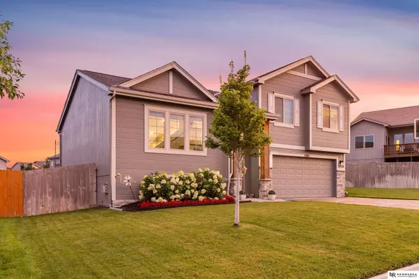 7808 S 190 Avenue, Gretna, NE 68136