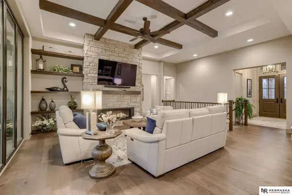 20911 Barbara Plaza Circle, Omaha, NE 68022