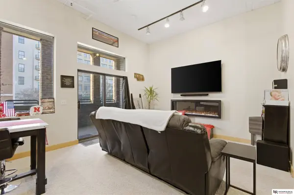 902 Dodge Street  #203, Omaha, NE 68102