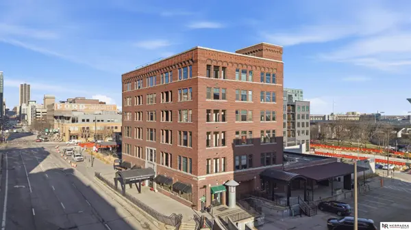 902 Dodge Street  #203, Omaha, NE 68102