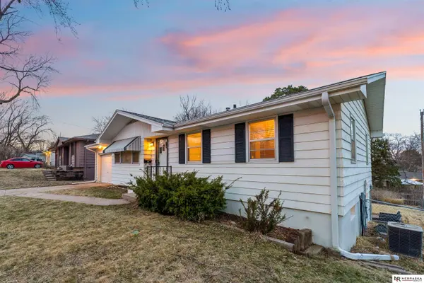 9144 Boyd Street, Omaha, NE 68134