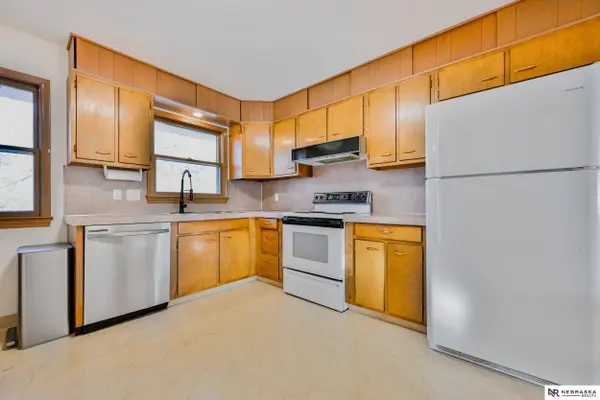 9144 Boyd Street, Omaha, NE 68134