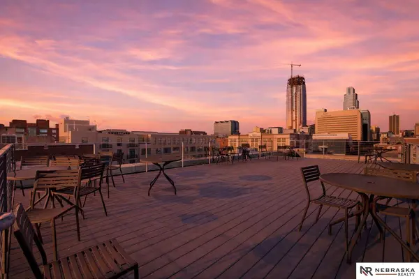 902 Dodge ST, Omaha, NE 68102