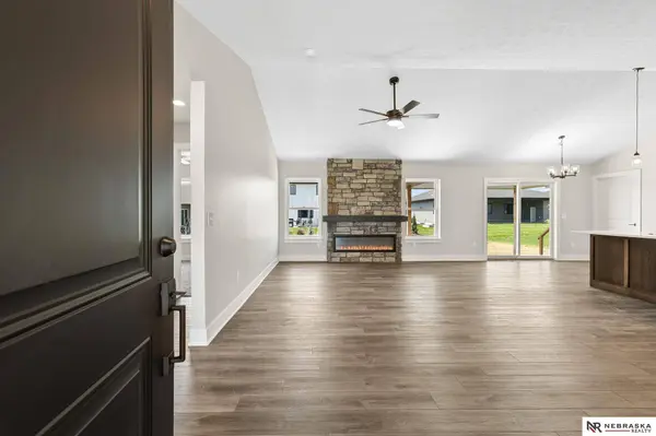 1027 Asher Avenue, Hickman, NE 68372