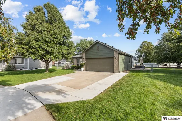 1830 Meadow Lark Circle, Lincoln, NE 68521