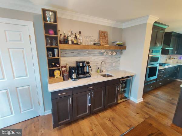 102 STONEBRIDGE LN, Downingtown, PA 19335