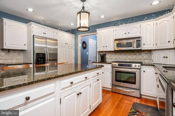 35 RED OAK DR, Coatesville, PA 19320