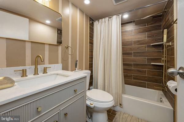 200 CAMPBELL CIR #E-13, Downingtown, PA 19335