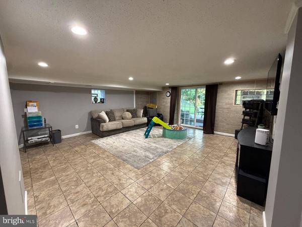7923 ANITA DR, Philadelphia, PA 19111