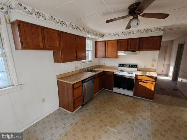 922 CHARLES ST, Coatesville, PA 19320