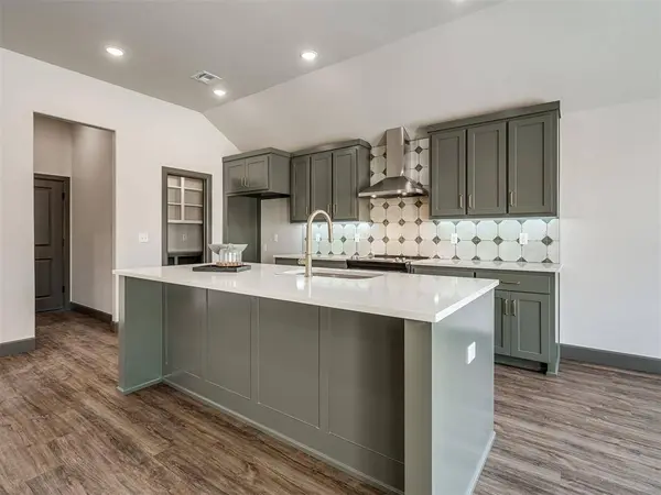4401 Maxine DR, Choctaw, OK 73020