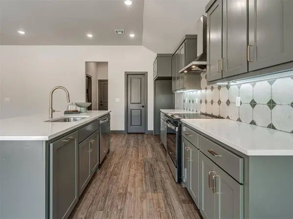 4401 Maxine DR, Choctaw, OK 73020