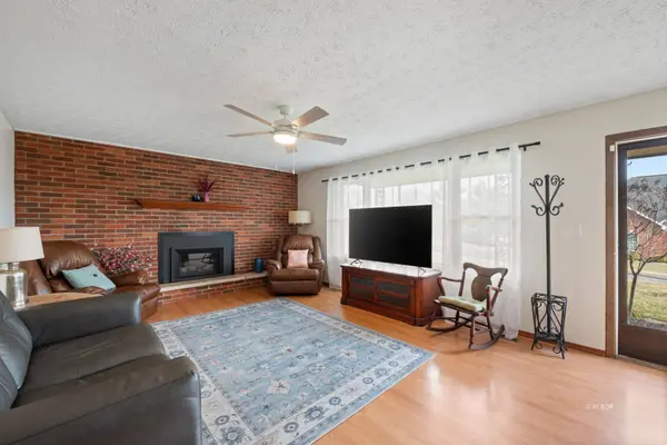 384 Debbie Dr, Gallipolis, OH 45631