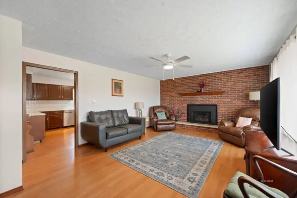 384 Debbie Dr, Gallipolis, OH 45631