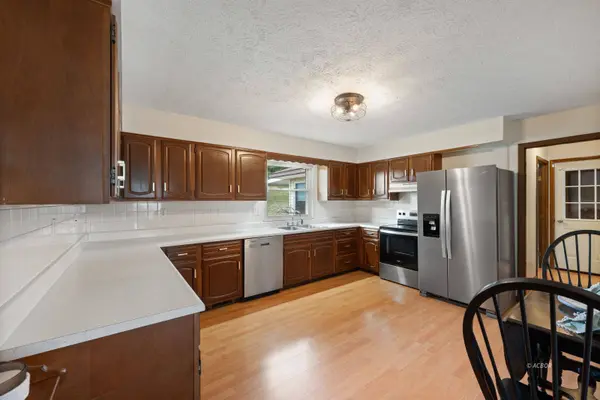 384 Debbie Dr, Gallipolis, OH 45631