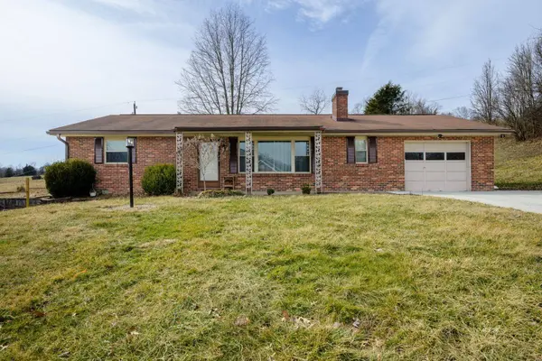 384 Debbie Dr, Gallipolis, OH 45631