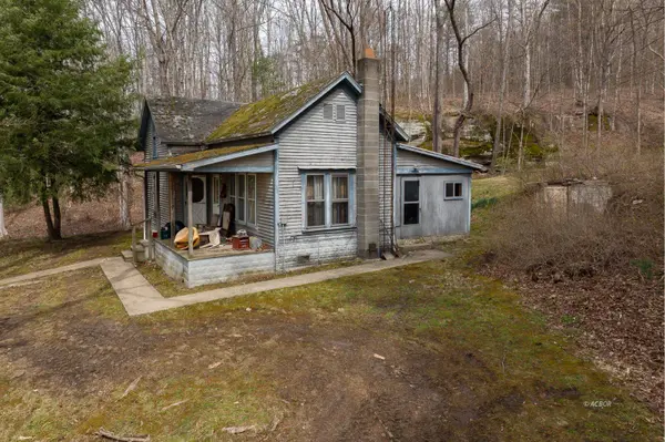 32900 St Rt 278, Mcarthur, OH 45651