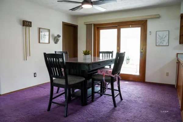 493 Debbie Dr, Gallipolis, OH 45631
