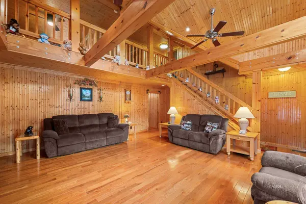 822 Neighborhood Rd, Gallipolis, OH 45631